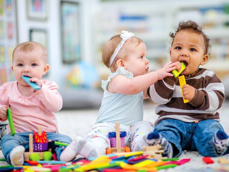 دراسة صادمة عن دور الحضانة.. انتبه إلى سلوك طفلك