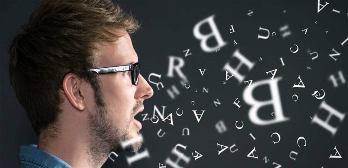 ما هي أنواع "التأتأة" الاكثر شيوعاً عند البالغين؟ إليكم علاجها