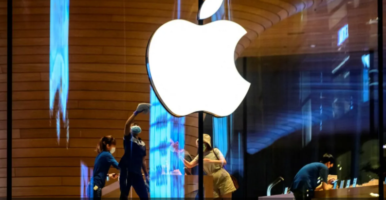 تفعيل الـFace ID أثناء ارتداء الكمامات... "أبل" تطلق ميزة كورونا التي طلبها كثيرون!