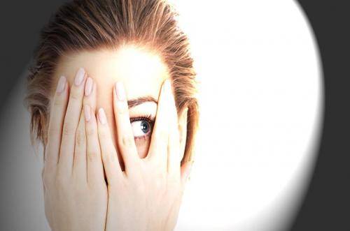 حساسية الضوء.. اليكم بعض المعلومات حولها