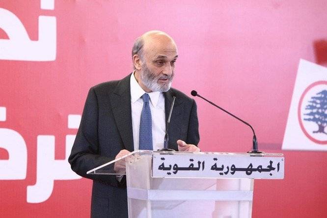 في عشاء أقامه في معراب لمركز "القوات" في بقاعكفرا
جعجع: إستحقاق 15 أيّار خطوة للاختيار
بين جهنّم وبين من ينقذ البلد