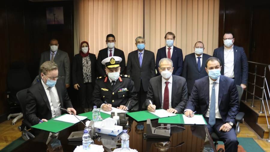 مصر تخطو نحو إنشاء أول محطة كهرباء عائمة