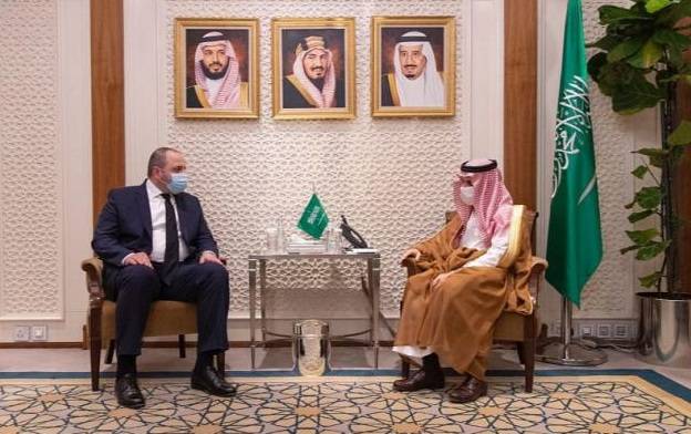 وزير الخارجية السعودي يبحث مع مبعوث زيلينسكي أزمة أوكرانيا