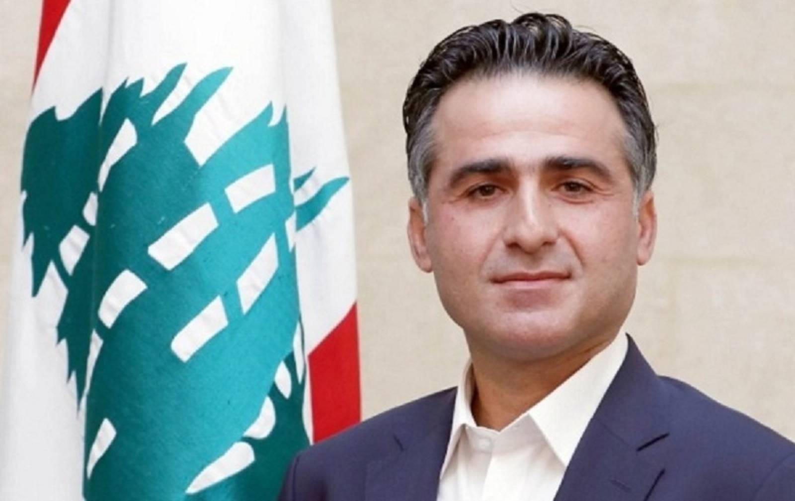 حمية يزور مرفأ في الكاميرون