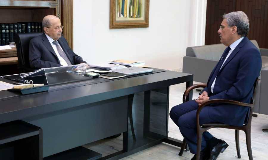يغادر اليوم الى الفاتيكان.. والتقى وفداً ممّن استرجعوا أملاكهم
عون اطّلع من الخوري على مداولات مجلس الوزراء:
سأواصل العمل بما تبقى من ولايتي للعدالة ورفع الغبن