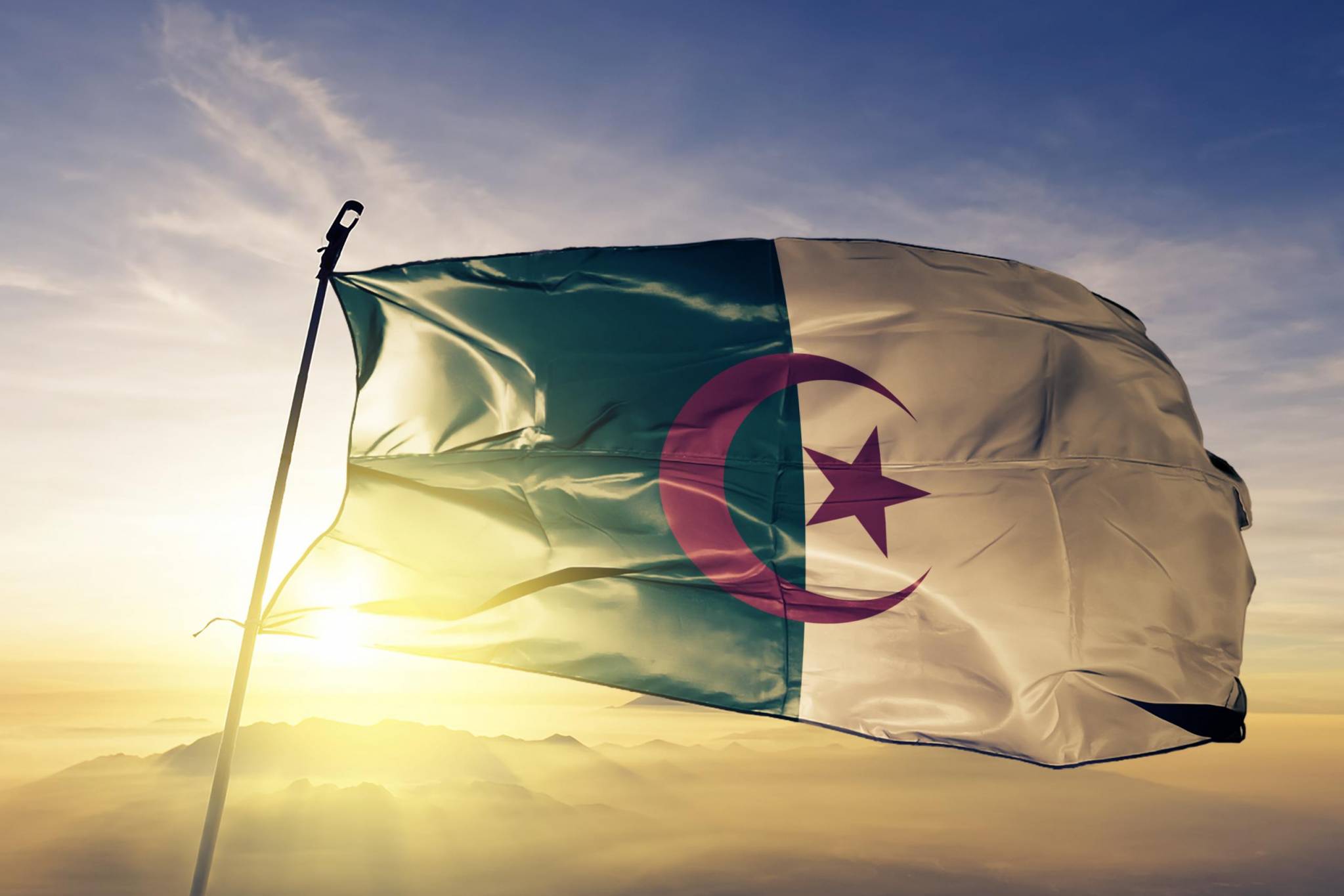 الجزائر تستدعي سفيرها في مدريد.. ما السبب؟