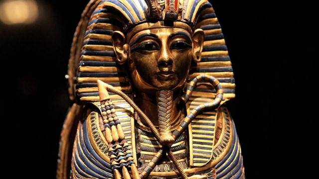 هبوط غير متوقع للجنيه المصري مقابل الدولار
