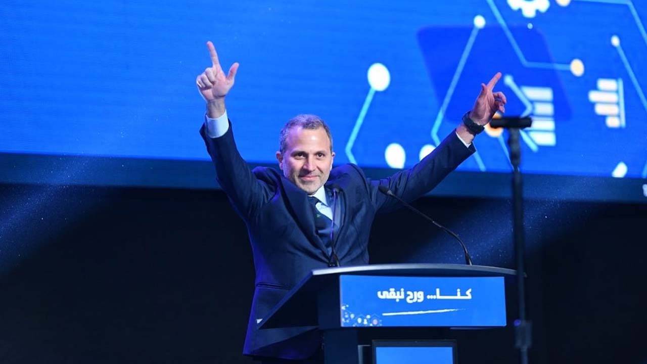 حركة ناشطة للعهد قبل أشهر قليلة من نهايته... طروحات وإجراءات لأيّ هدف ؟
خطاب باسيل الأخير أطلق العنان لاستفاقة مُتأخرة جداً لتحقيق الإصلاح والتغيير !