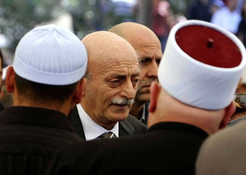 تقلّبات جنبلاط ضدّ حزب الله خلطت الأوراق والتوقّعات في الجبل
الوضع الانتخابي يحتاج الى جمع الثلاثي القوات - الإشتراكي- المستقبل... ولكن!!
