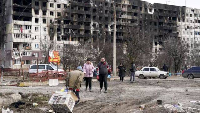 روسيا وأوكرانيا: 100 ألف شخص محاصرون في ماريوبول مع استمرار القصف الروسي