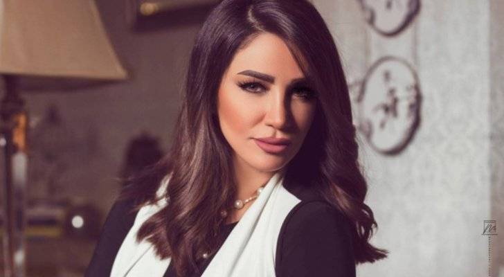 ديانا حداد تبكي في حفلها بالعراق على المسرح.. ماذا حدث؟