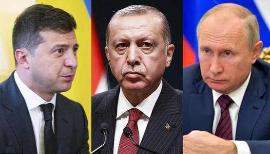 أردوغان: الإتصالات الهاتفية مع بوتين وزيلينسكي تسير في اتجاه إيجابي