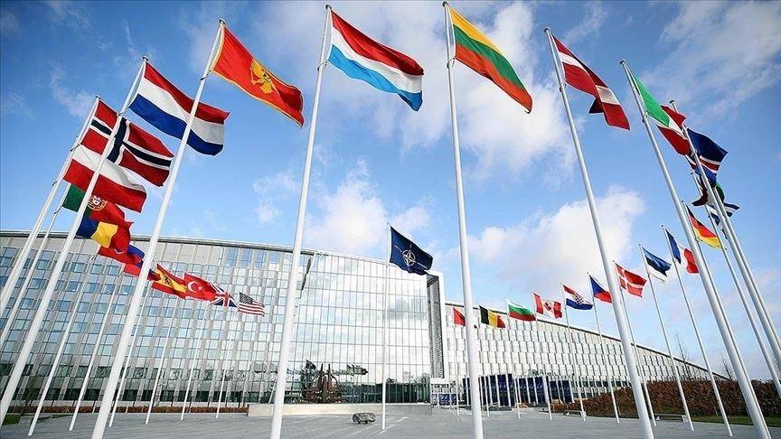 دولة أوروبية تخشى سيناريو أوكرانيا.. وتتخلى عن "حلم الناتو"