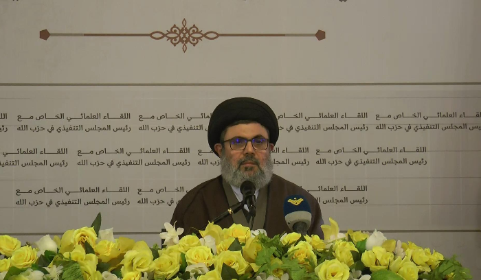 "من يستهدف سلاح المقاومة يستهدف قوّة الموقف اللبناني ويخدم العدو"
حزب الله: لبنان مُقبل على كارثة إجتماعيّة وإنسانيّة في كلّ الأبعاد
أميركا تضغط.. ومن رفض العرض الإيراني مسؤول عن النتائج