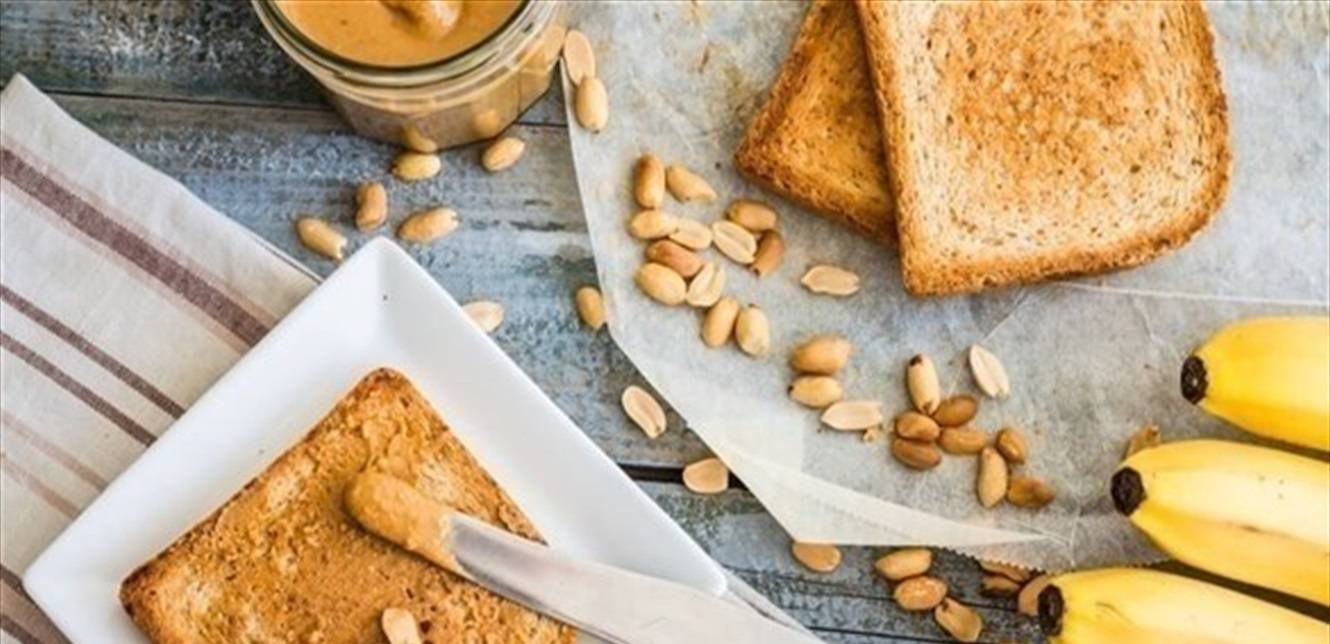 هل تضر السكريات بناء العضلات؟