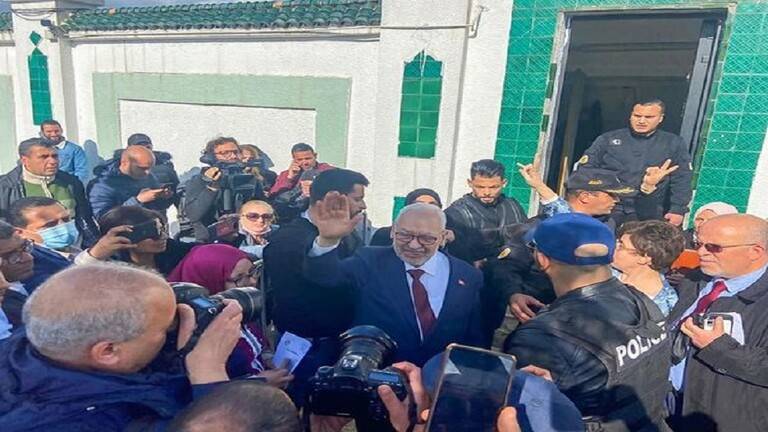 الغنوشي: قرار حل البرلمان "خطير وباطل"