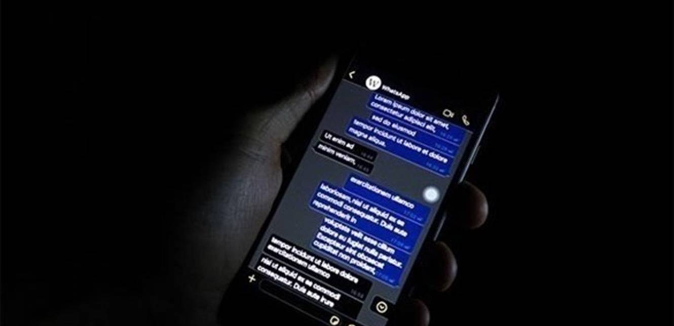 هل يحمي الوضع "الداكن" العينين من أضرار الشاشة؟