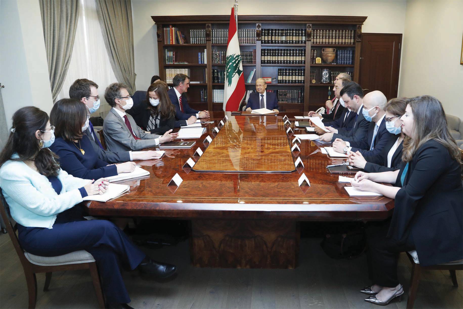 مفاوضات لبنان مع صندوق النقد تتقدم ايجابا وتقارب بوجهات النظر
الكابيتال كونترول يقيد المواطن لا المسؤولين
غدا تنتهي المرحلة الاخيرة لتاليف اللوائح والنتيجة لا اكثرية ولا اقلية