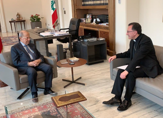 تبلّغ من سبيتري زيارة البابا في حزيران
عون عرض مع سليم الأوضاع الأمنيّة
وحاجات العسكريين الاجتماعية