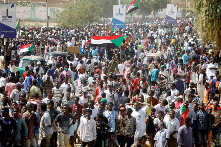 دعوات إلى تظاهرة مليونية في السودان لإسقاط مجلس السيادة