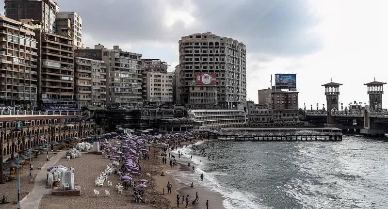 الأزهر يدين قتل رجل دين مسيحي في الإسكندرية