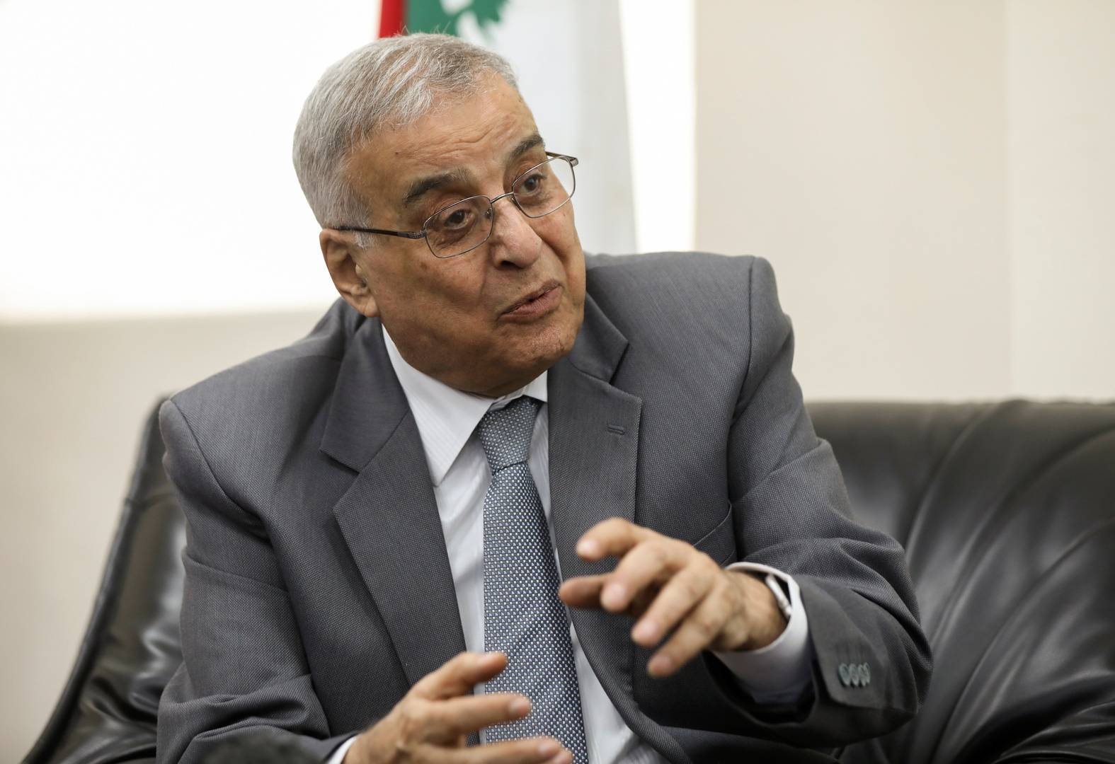 بو حبيب تسلّم أوراق اعتماد سفيرين