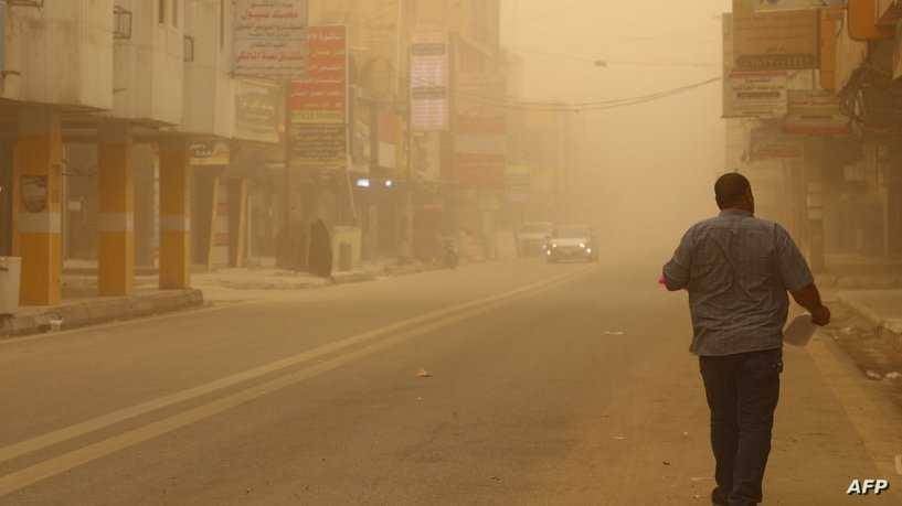 تحذيرات في الكويت والسعودية.. عاصفة ترابيّة تضرب دولاً خليجيّة