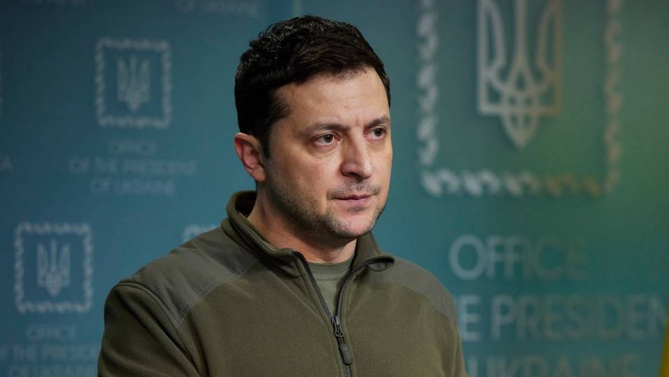 زيلنسكي يحذر من أسبوع حاسم.. 
