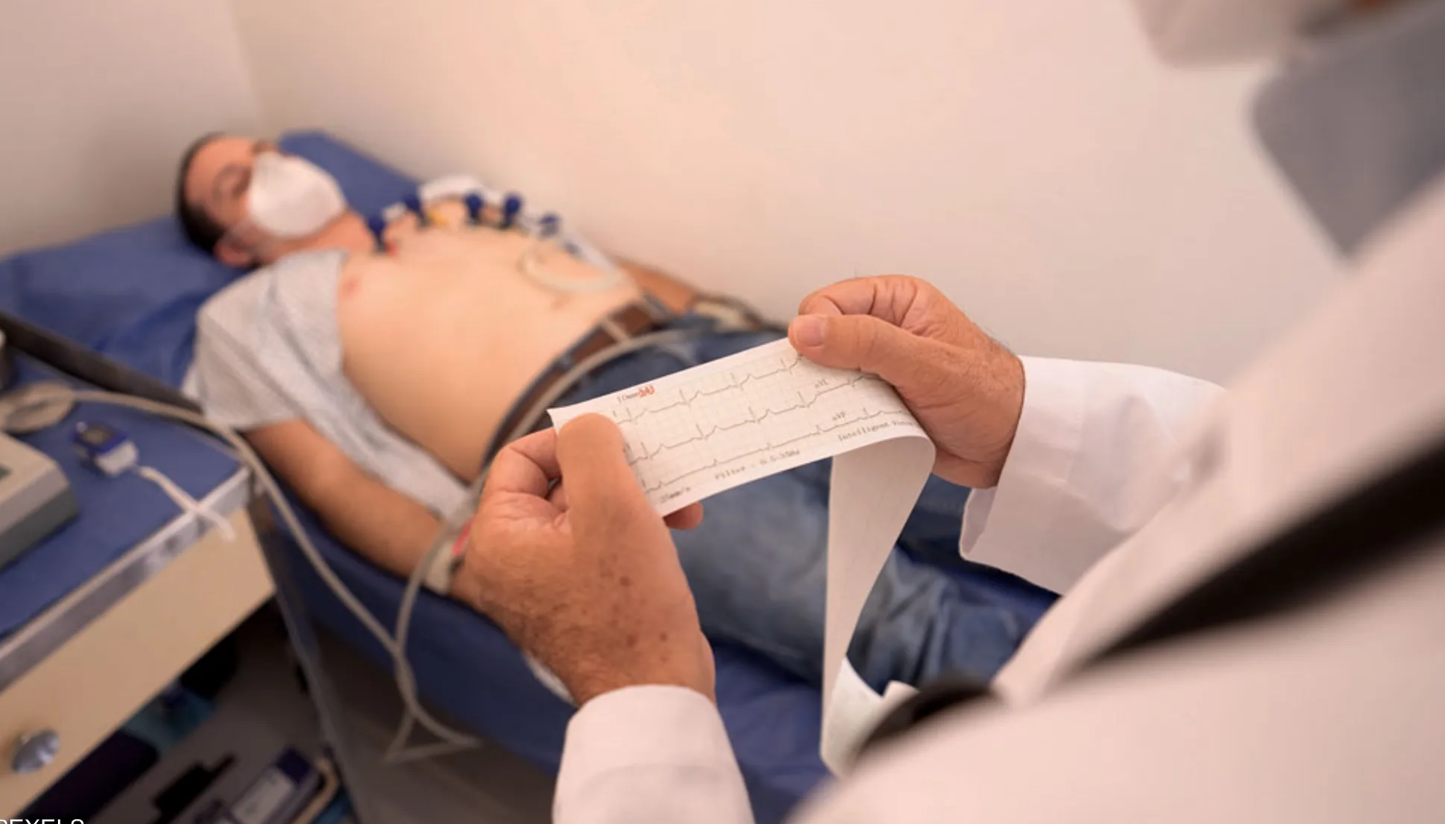 كم يضيف الإقلاع عن التدخين لعمر المصابين بأمراض القلب؟