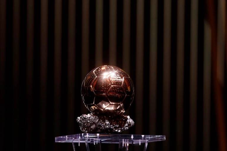 لاعب متوج بالكرة الذهبية يلتحق بجبهات القتال في أوكرانيا