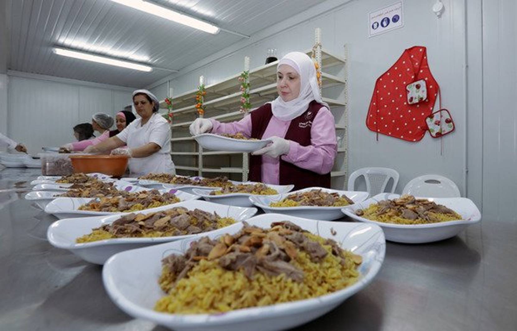 شهر رمضان المبارك : مُبادرات إنسانيّة في أصعب أزمة إقتصاديّة