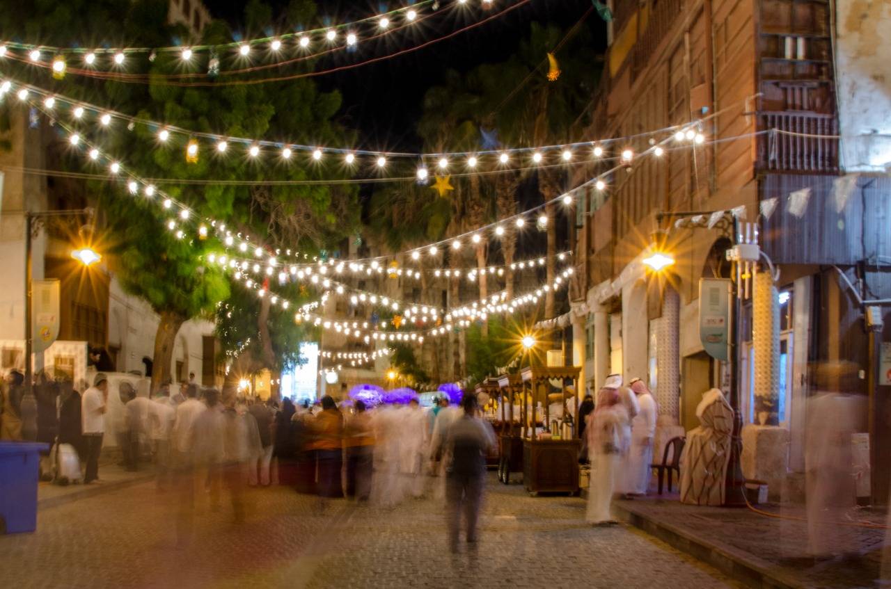 السعودية تتيح لحاملي تأشيرتها السياحية أداء مناسك العمرة