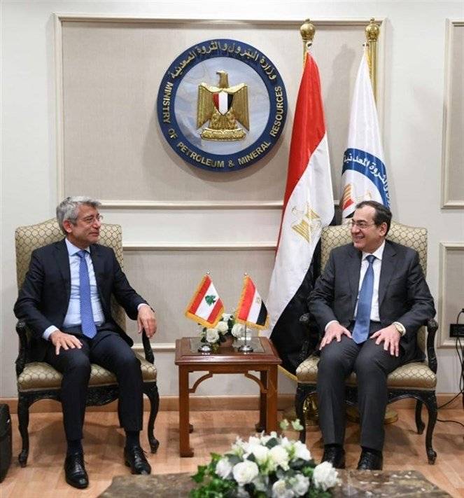 فياض يزور مصر للبحث في  بنود التعاقد لإتفاقية توريد الغاز المصرى إلى لبنان