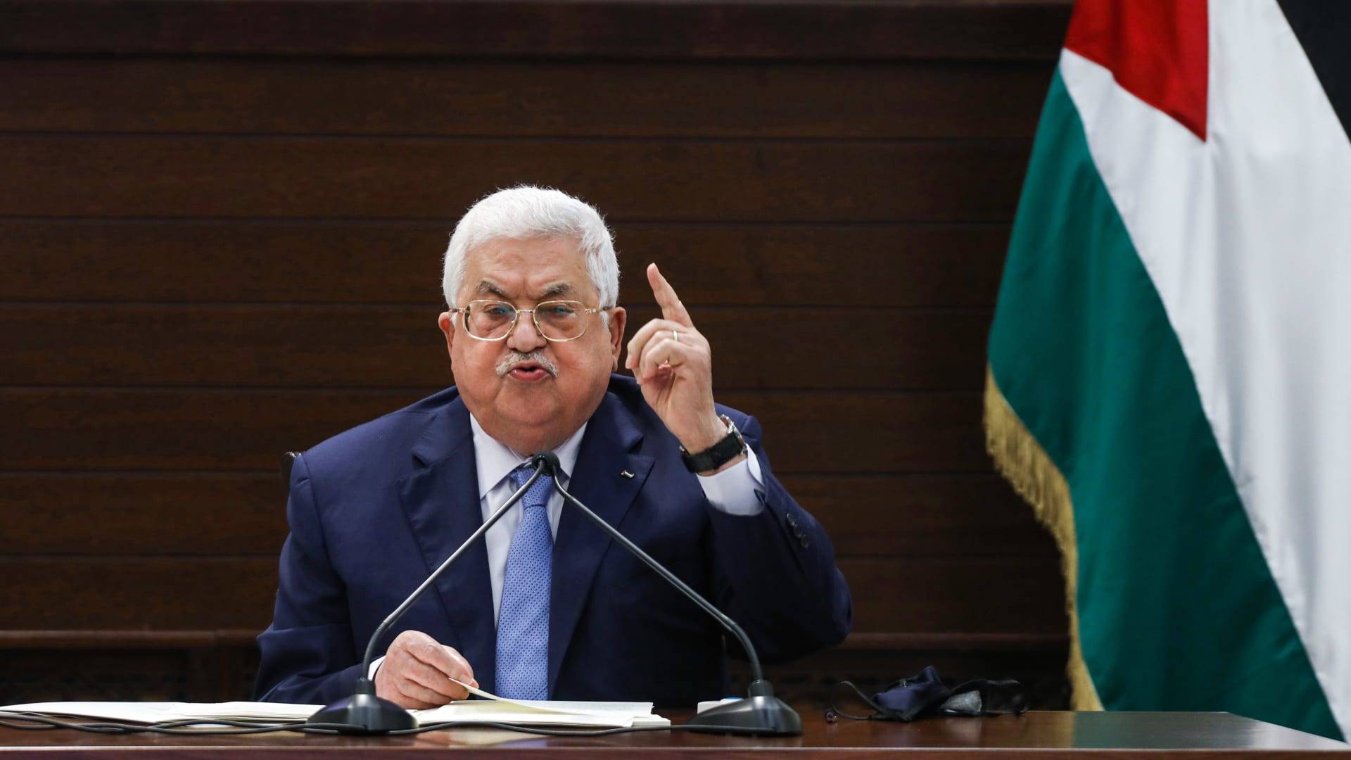 مستشار عباس: اسرائيل ستشعل فتيل الحرب الدينية وتوقد نارا سيطال لهيبها كل العالم