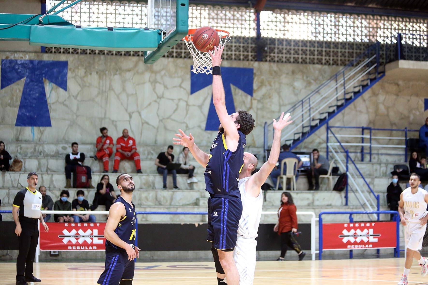 بطولة لبنان في كرة السلة :
فوز كاسح للرياضي على أطلس (100-58)