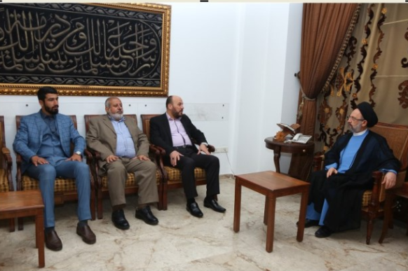 فضل الله استقبل وفداً من "حماس":
للحفاظ على حالة الاستقرار في المخيّمات