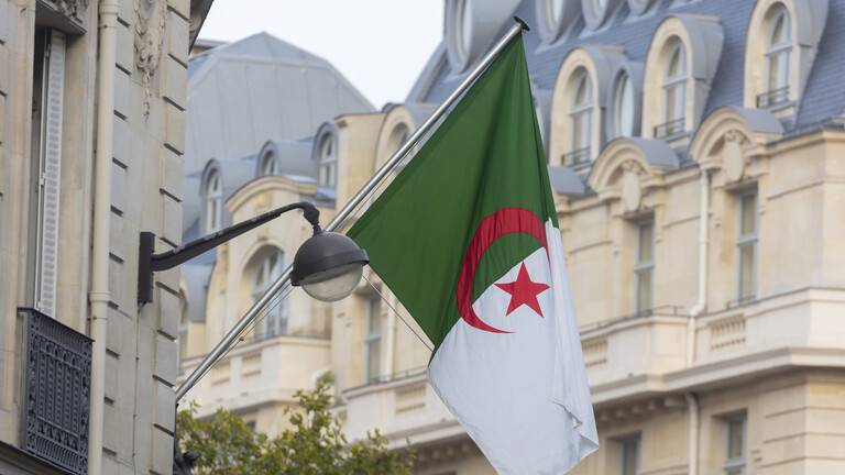 الجزائر... تفاصيل جديدة بملف رفع الحصانة عن 19 نائبا