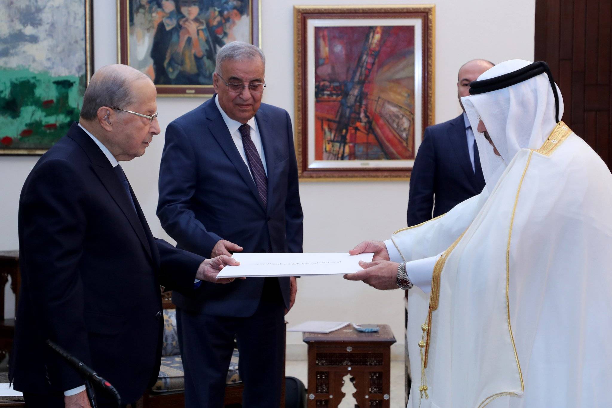 عون يتسلم  اوراق اعتماد السفراء الجدد