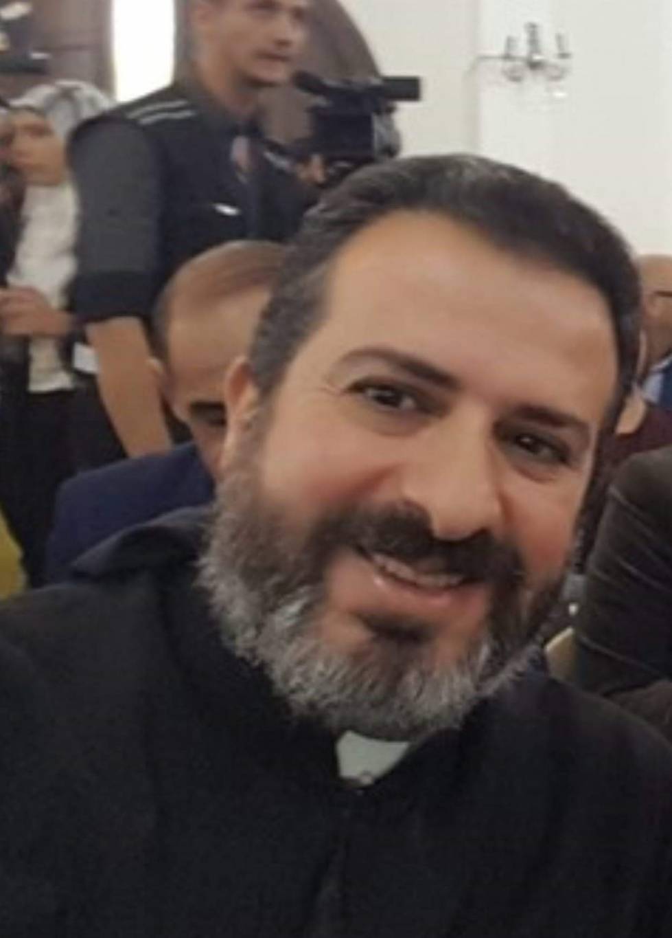 رئيس مدرسة سيدة اللويزة الاب حنا طيار يؤكد ان عدد طلاب مدرسته ينخفض بسبب الهجرة