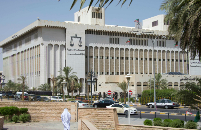 مقيم عربي يستولي على مليوني دينار بالنصب ويغادر الكويت