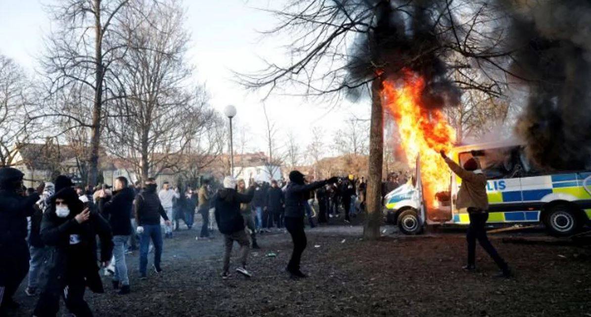 إعتزام حرق القرآن يشعل  السويد