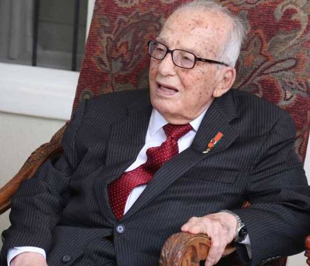 وفاة النائب السابق بيار دكاش...
والسياسيّون ينعون "طبيب الفقراء"