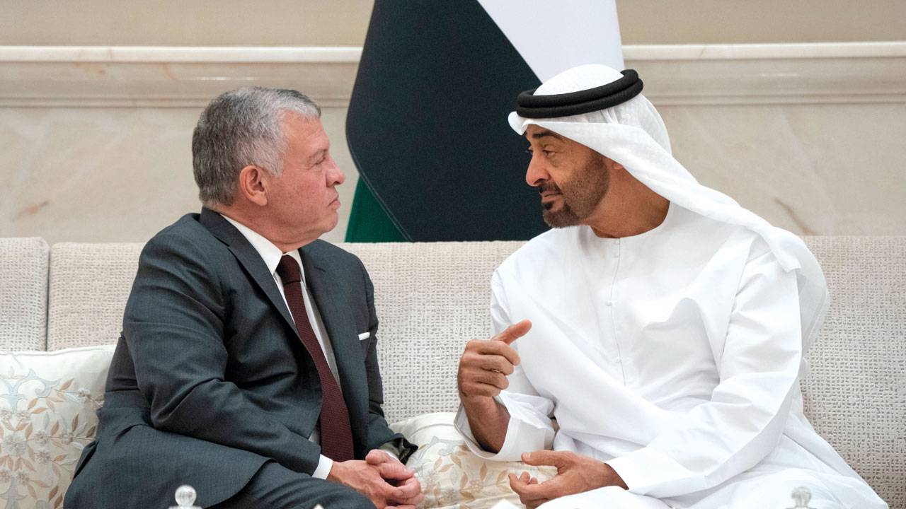 الشيخ بن زايد يبحث مع عاهل الأردن التطورات في المنطقة
