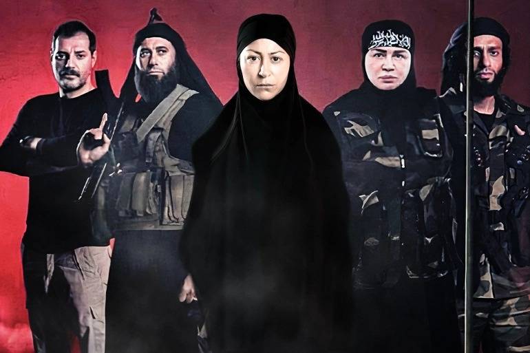 فريق عمل مسلسل مصري يتحدث عن "داعش" يتعرض لحادثة خطف في هذه البلدة اللبنانية!