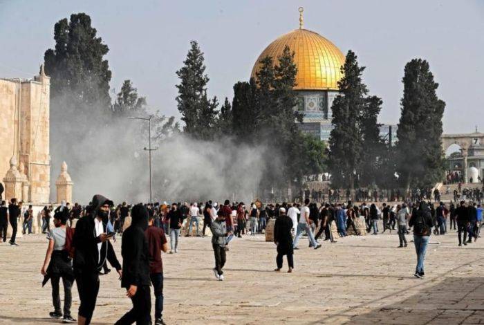 بأعداد كبيرة.. قوات الاحتلال تقتحم المسجد الأقصى