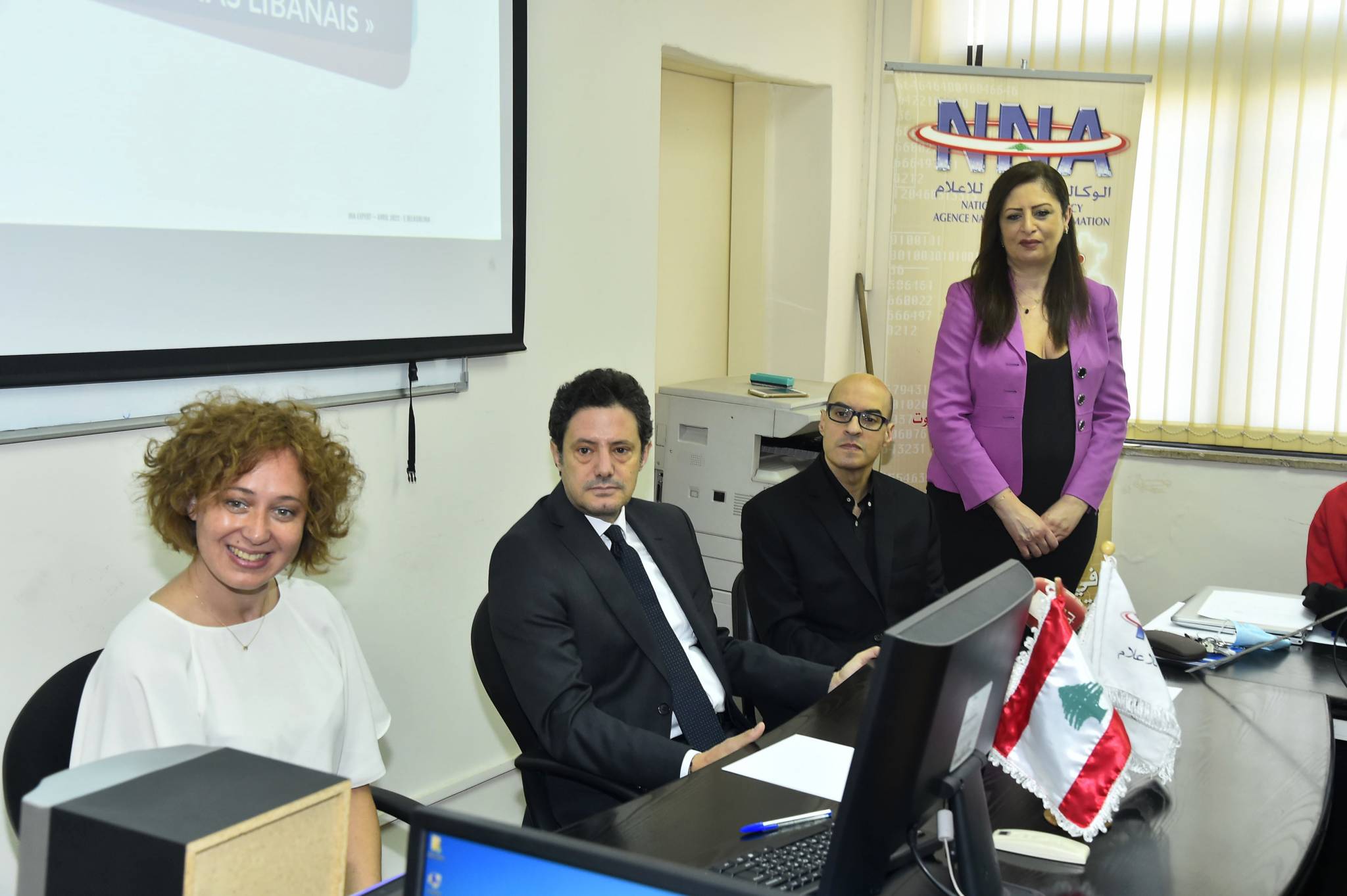 افتتح دورة عن حفظ الأرشيف بالتعاون مع السفارة الفرنسيّة
المكاري بحث والمطران ميناسيان
في الأوضاع والتحضيرات لزيارة البابا