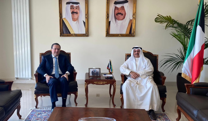 سفير الكويت التقى رئيس الهيئات الاقتصادية
القناعي اكد وقوف الكويت الى جانب لبنان