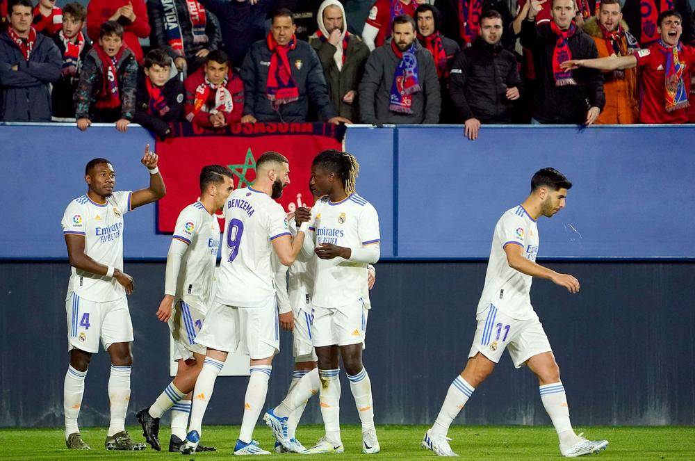ريال مدريد يتخطى أوساسونا بثلاثية في مباراة أضاع فيها بنزيما ضربتي جزاء