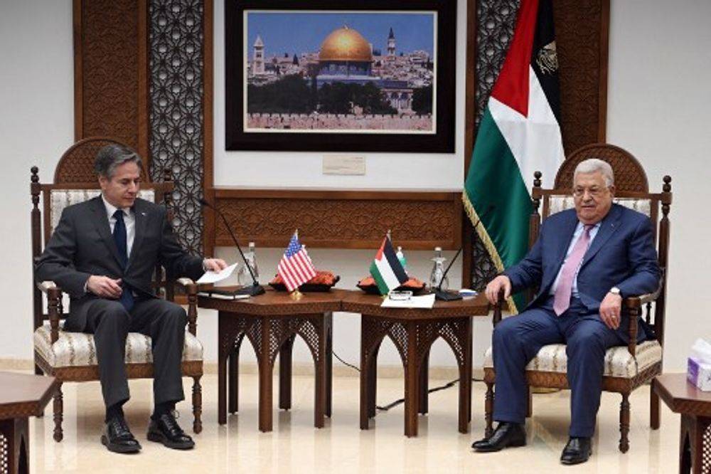 عباس يؤكد لبلينكن رفضه القاطع لأي تغيير للوضع القائم تاريخيا في القدس