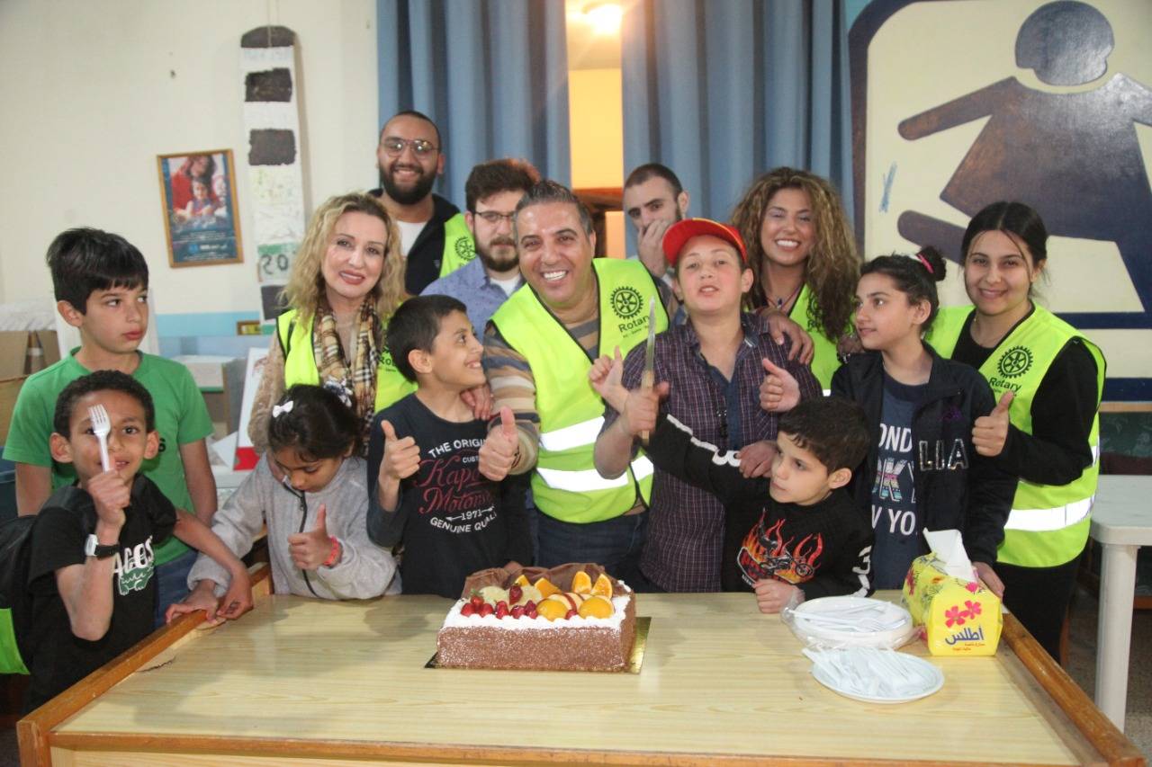 نادي روتاراكت زحلة _البقاع يولم على شرف أطفال sos في الشهر الفضيل
